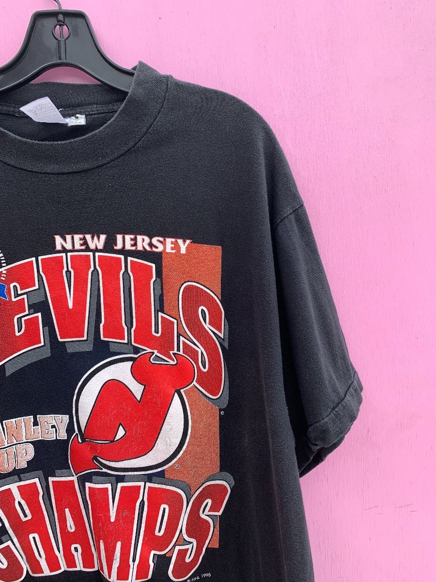 VINTAGE NEW JERSEY DEVILS 1995 STANLEY CUPS CHAMPS STARTER TEE