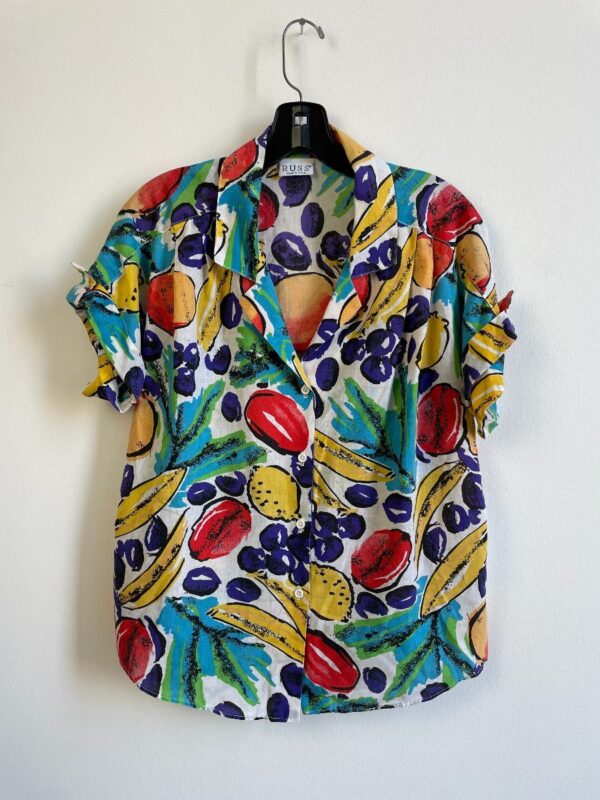 product details: 1980S ALLOVER FRUIT PRINT SHORT SLEEVE BUTTON DOWN BLOUSE BOXY CUT photo