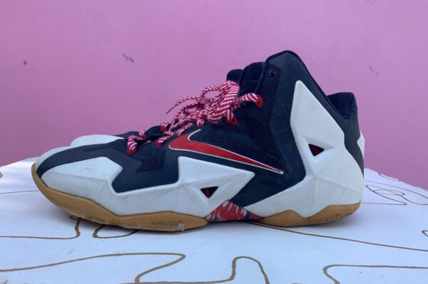 product details: NIKE LEBRON 11 XI 4TH OF JULY MEN’S BASKETBALL SHOES AS-IS photo