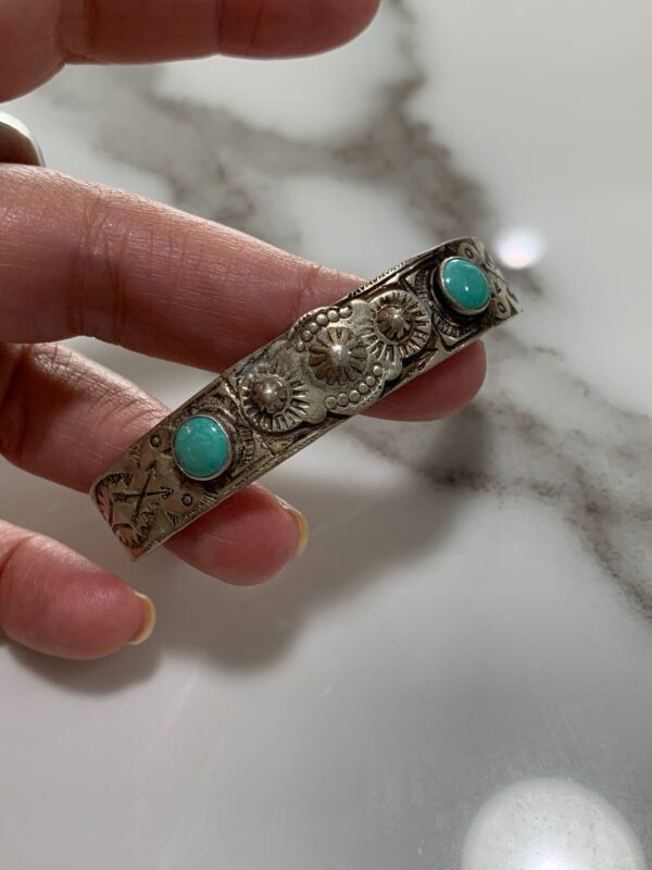 product details: CUTE TURQUOISE & STERLING SILVER CUFF BRACELET WITH SOUTHWESTERN STAMPED MOTIFS & DESIGNS photo