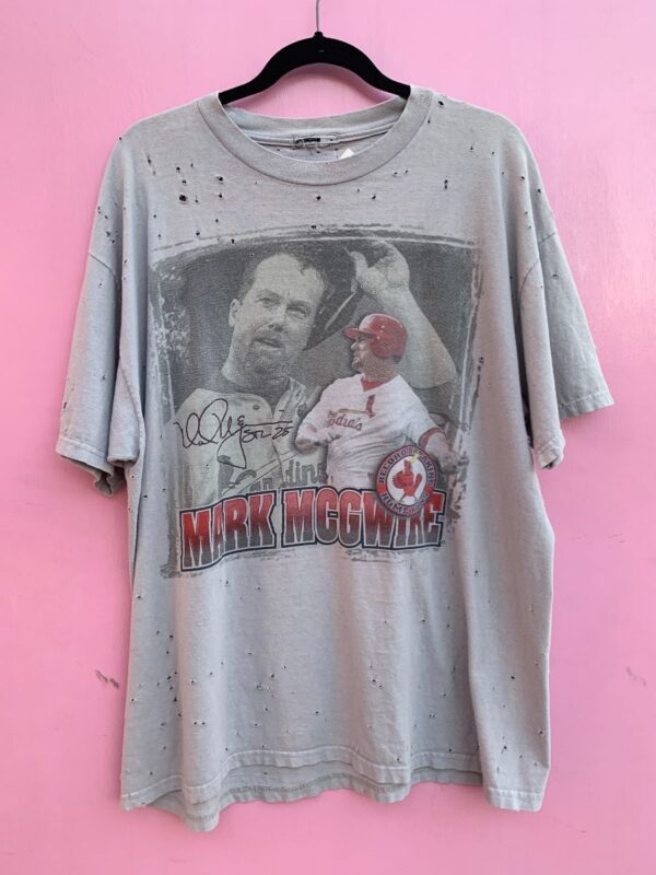 product details: TSHIRT FULLY DISTRESSED ST. LOUIS CARDINALS MARK MCGWIRE GRAPHIC photo