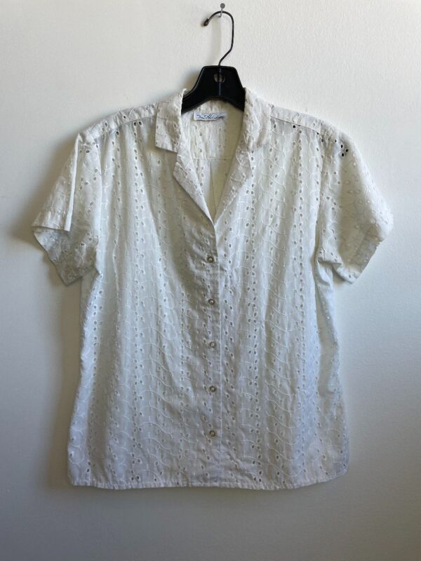 product details: CUTE 1970S FULLY EYELET LACE COTTON BUTTON DOWN BLOUSE photo
