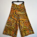UNREAL 1960S VIBRANT PAISLEY PRINT WIDE CROPPED FLOWY PANTS