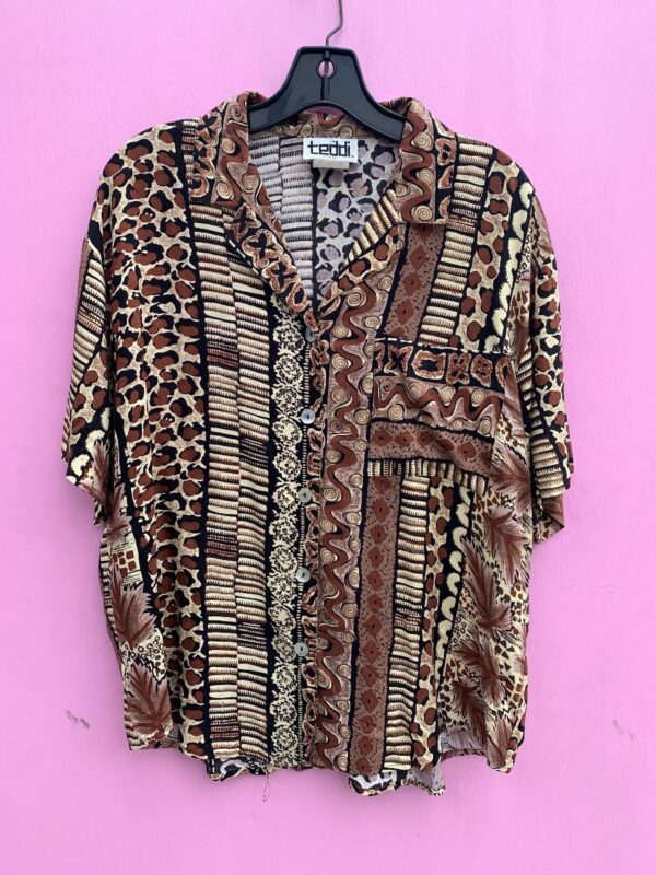 product details: 1990S BOXY CUT MIXED TRIBAL ANIMAL PRINT SHORT SLEEVE BUTTON UP BLOUSE SHELL BUTTONS photo