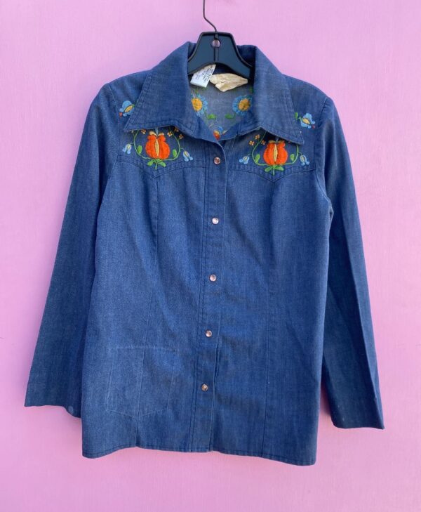 product details: 1970S EMBROIDERED LONG SLEEVE HAND PAINTED DEER DENIM SHIRT AS-IS photo