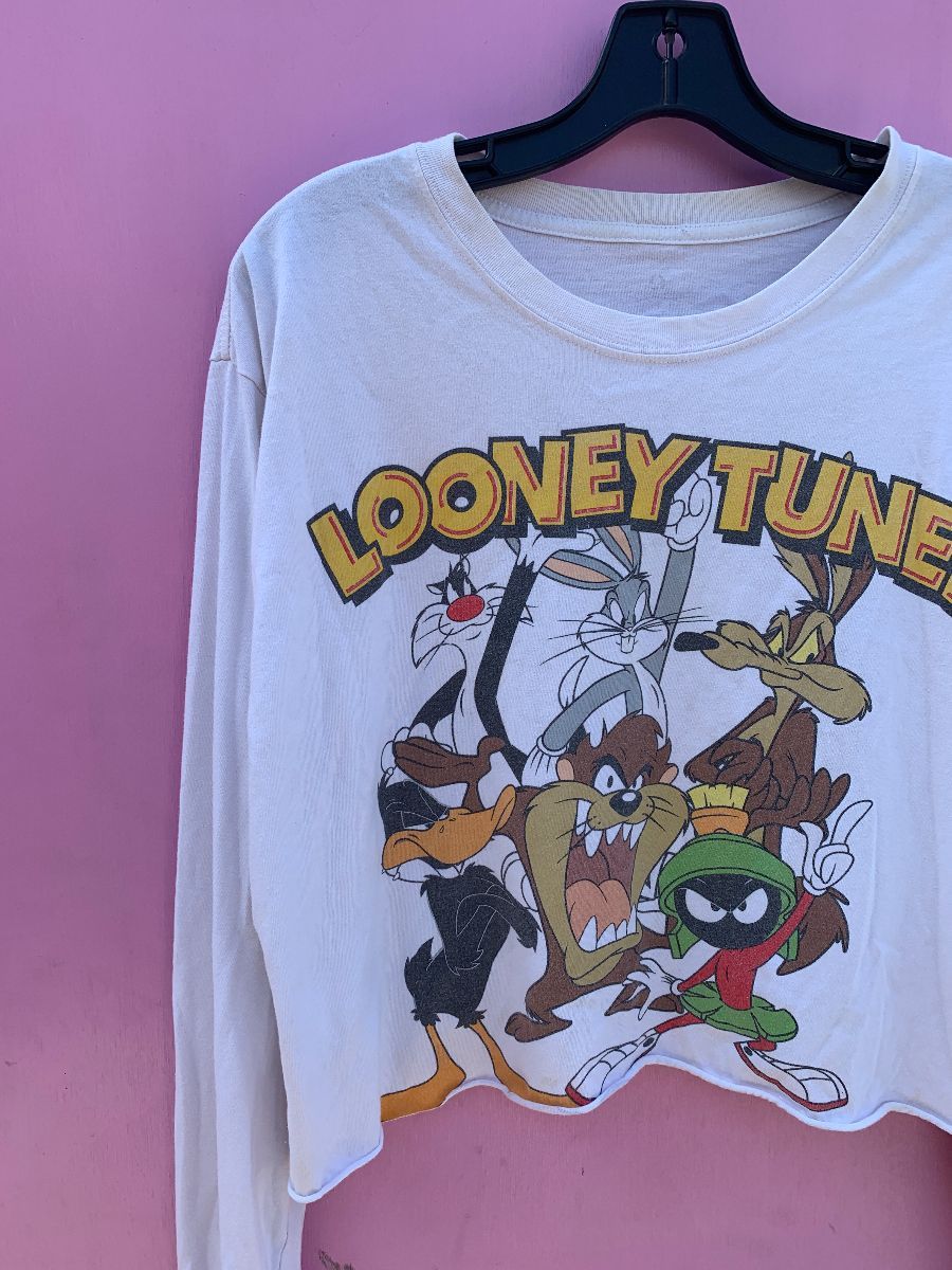 Cropped Looney Tunes Warner Brothers Long Sleeve W/ The Whole Gang ...