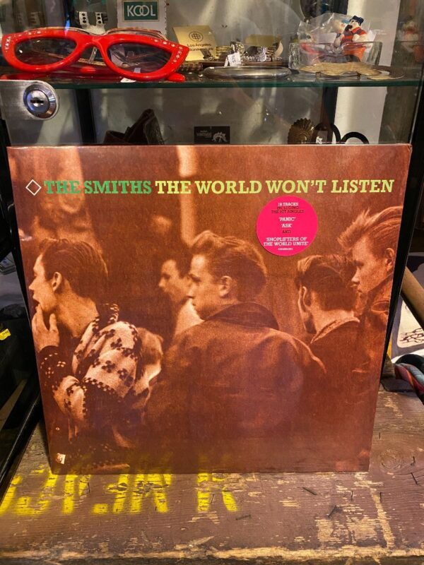 product details: BW VINYL  THE SMITHS - THE WORLD WONT LISTEN photo