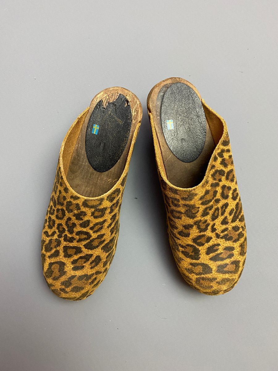 product details: AS-IS LEOPARD PRINTED LEATHER CLOGS SOLID WOOD HEEL MADE IN SWEDEN photo