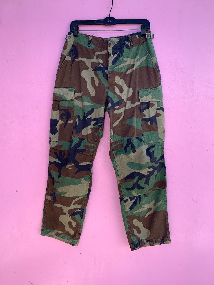 small-fit-classic-military-camo-cargo-pants-boardwalk-vintage