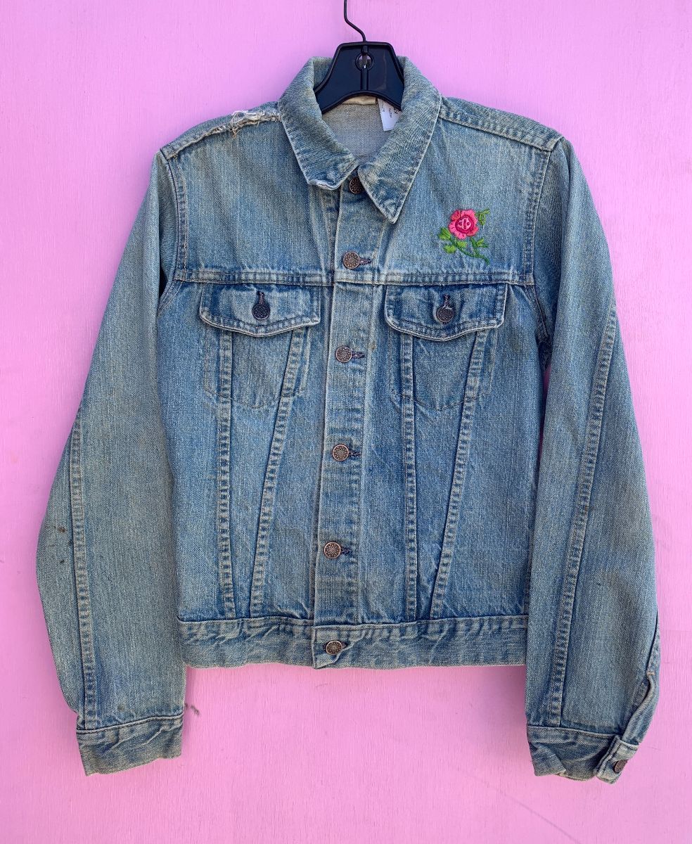 product details: 1970S PINK FLOWER EMBROIDERED DENIM JACKET AS-IS photo