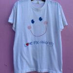 LOVE THE CHILDREN W/ SMILEY FACE GRAPHIC SINGLE STITCH T SHIRT AS-IS