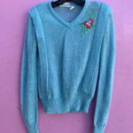 ADORABLE 1980S HAND EMBROIDERED KNNIT SWEATER