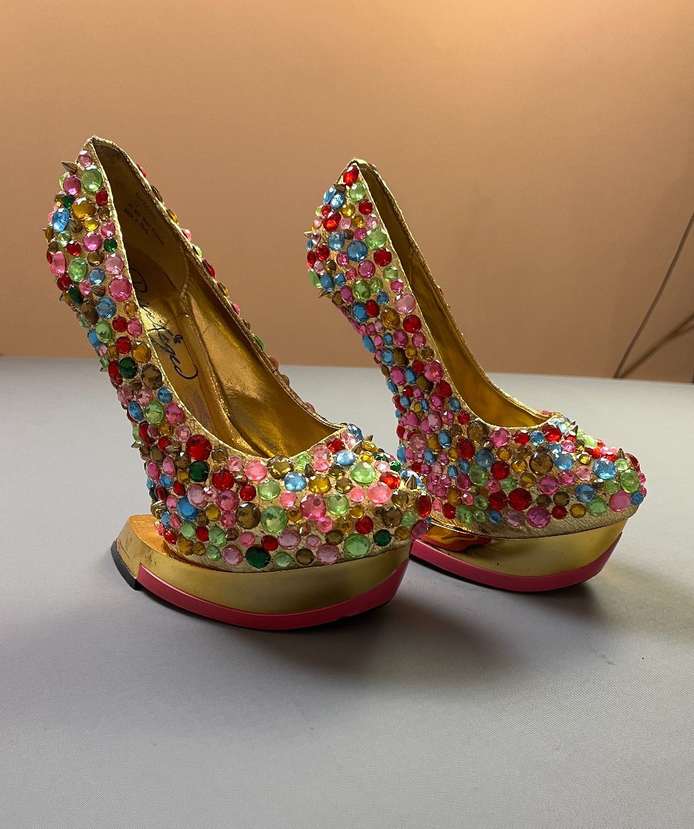 product details: CUSTOMIZED FULLY JEWELED HEEL-LESS PLATFORM PUMPS photo