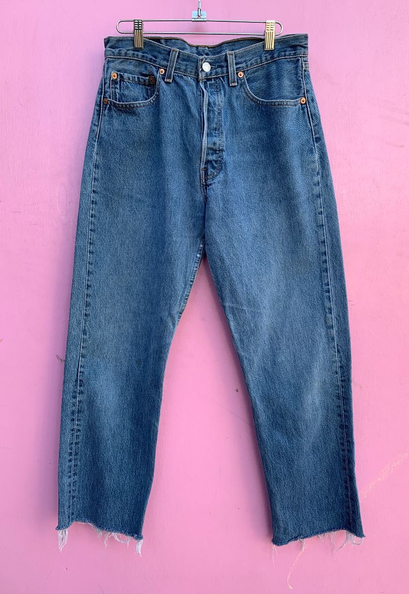 product details: PERFECT SUPER FADED & DISTRESSED LIGHT WASH DENIM JEANS  AS-IS photo