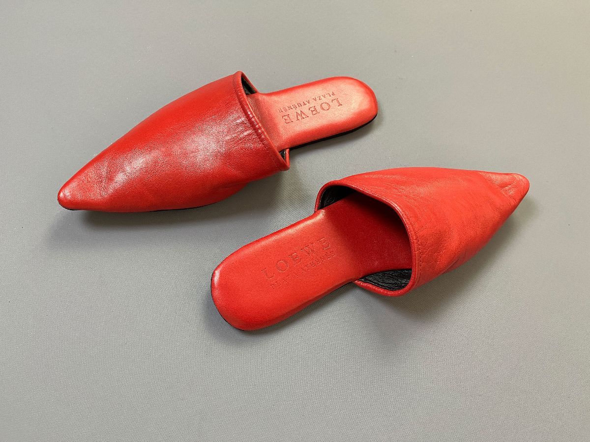 product details: *BRAND NEW* GORGEOUS LOEWE RED LEATHER POINTED SLIDE SLIDE photo