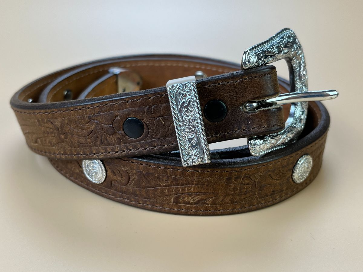product details: SOFT NARROW CUT EMBOSSED LEATHER BELT WITH ENGRAVED DESIGN BUCKLE, LOOP, TIP & RIVETS photo