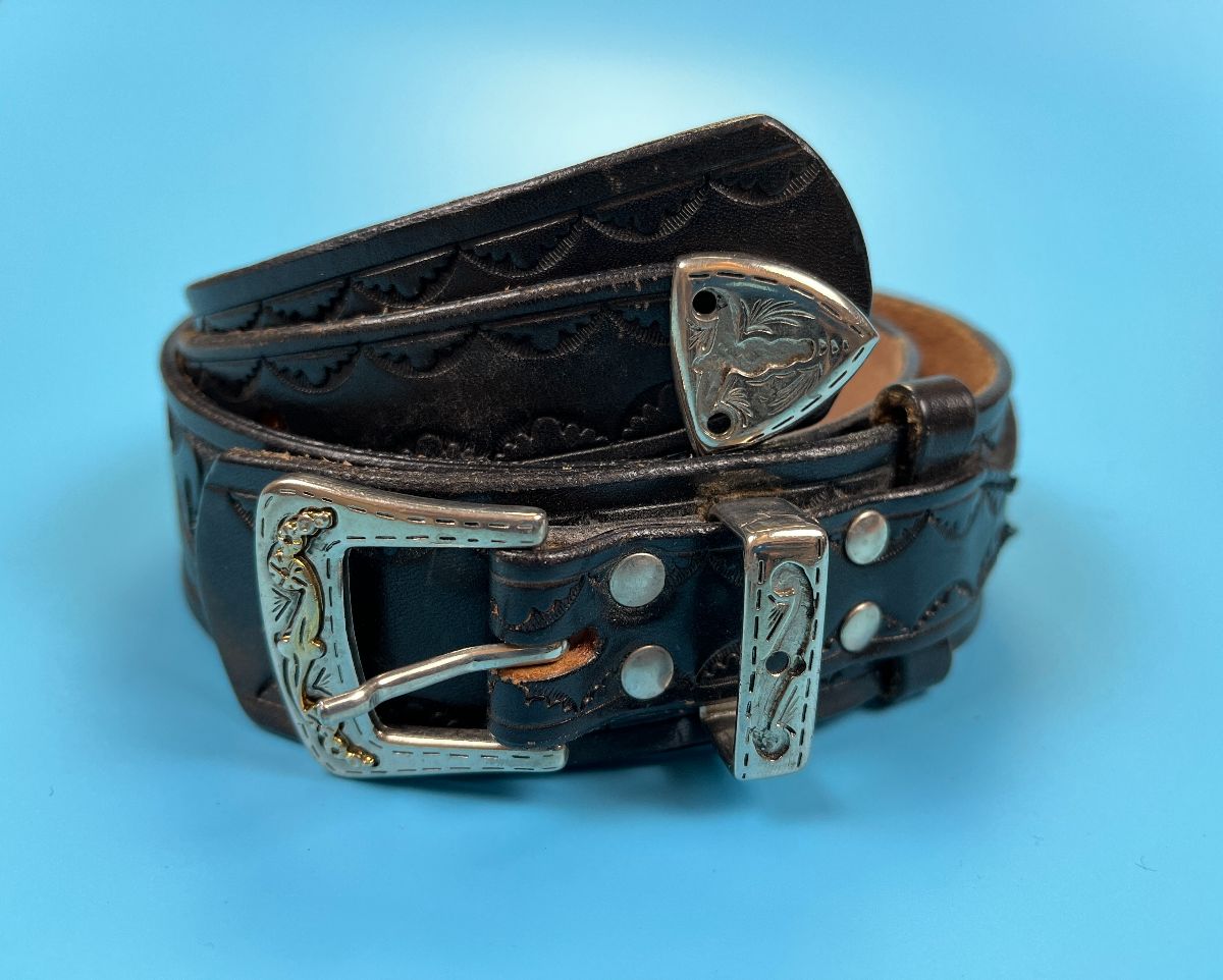 product details: HANDCRAFTED TOOLED & EMBOSSED LEATHER WESTERN STYLE WAIST BELT ORNATE ITALIAN HARDWARE photo