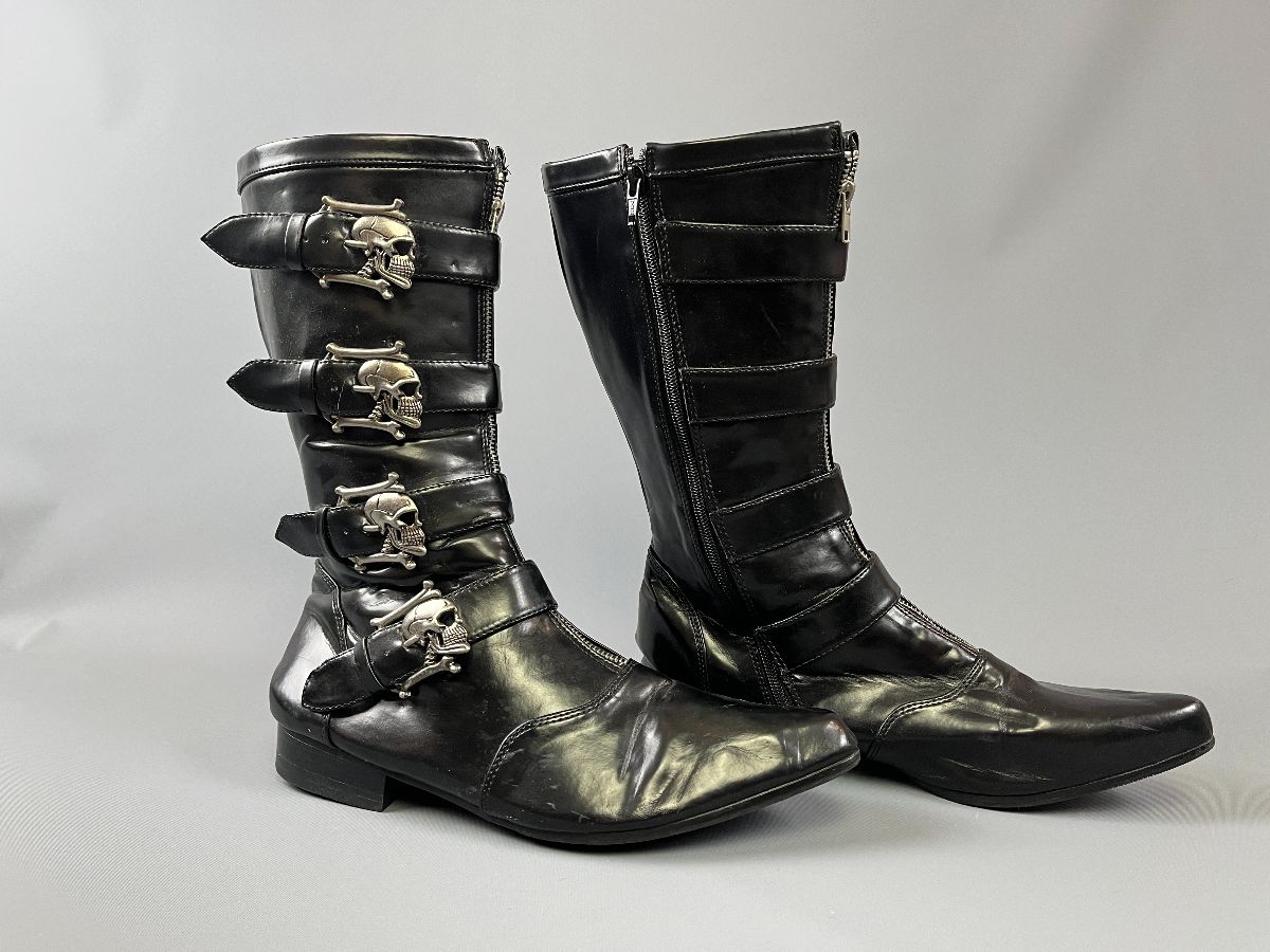 product details: BROGUE VEGAN LEATHER SKULL BUCKLE BOOTS photo