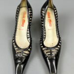 *AS-IS CAGED DESIGN POINTED TOE KITTEN HEEL SHOES *DISTRESSED