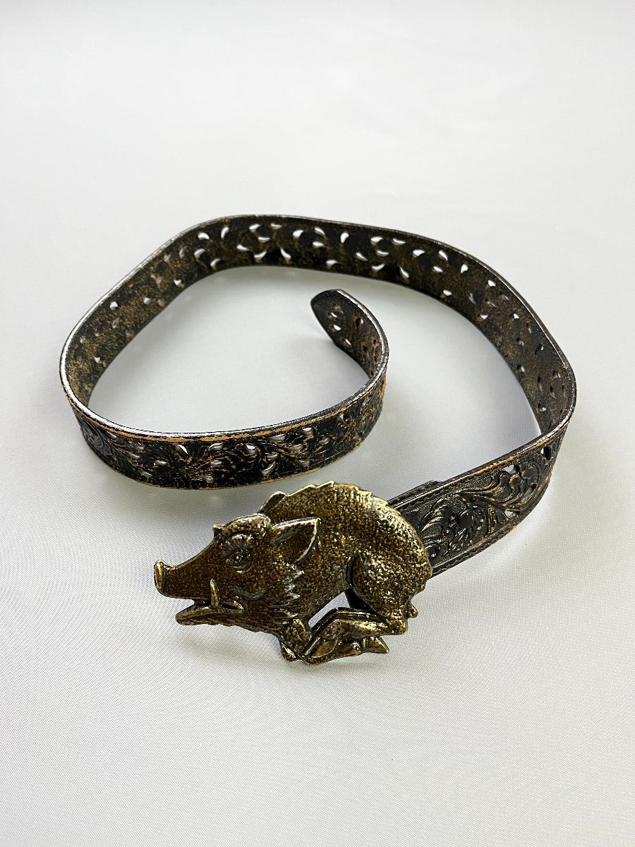 product details: UNIQUE EMBOSSED & PERFORATED TOOLED LEATHER BELT WILD BOAR BRONZE BUCKLE photo