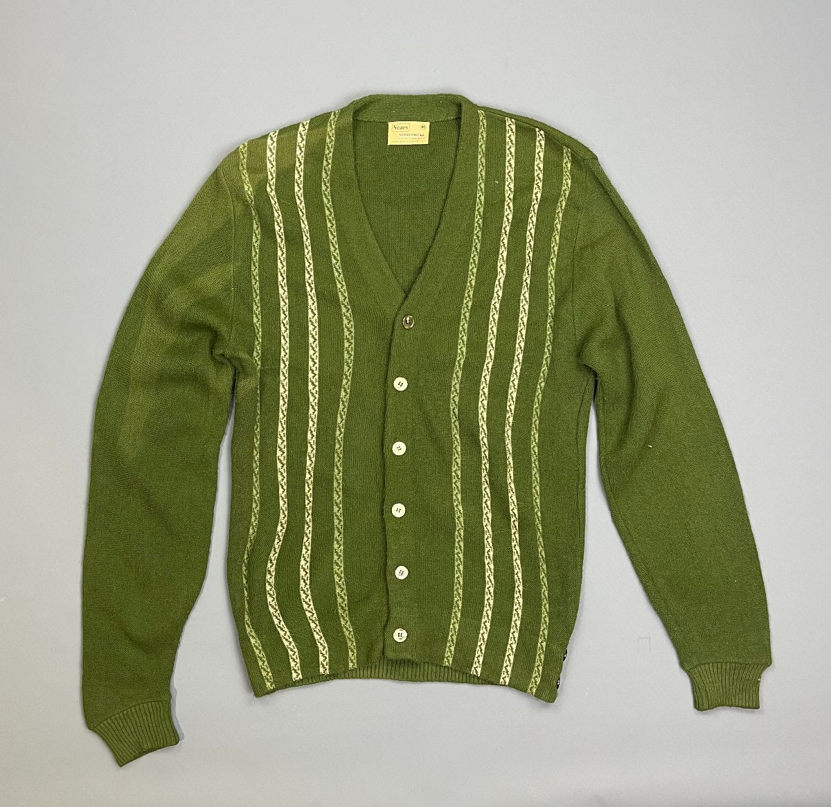 product details: AS-IS RETRO 1960S-70S CARDIGAN SWEATER STRIPED DESIGN FEATURE photo