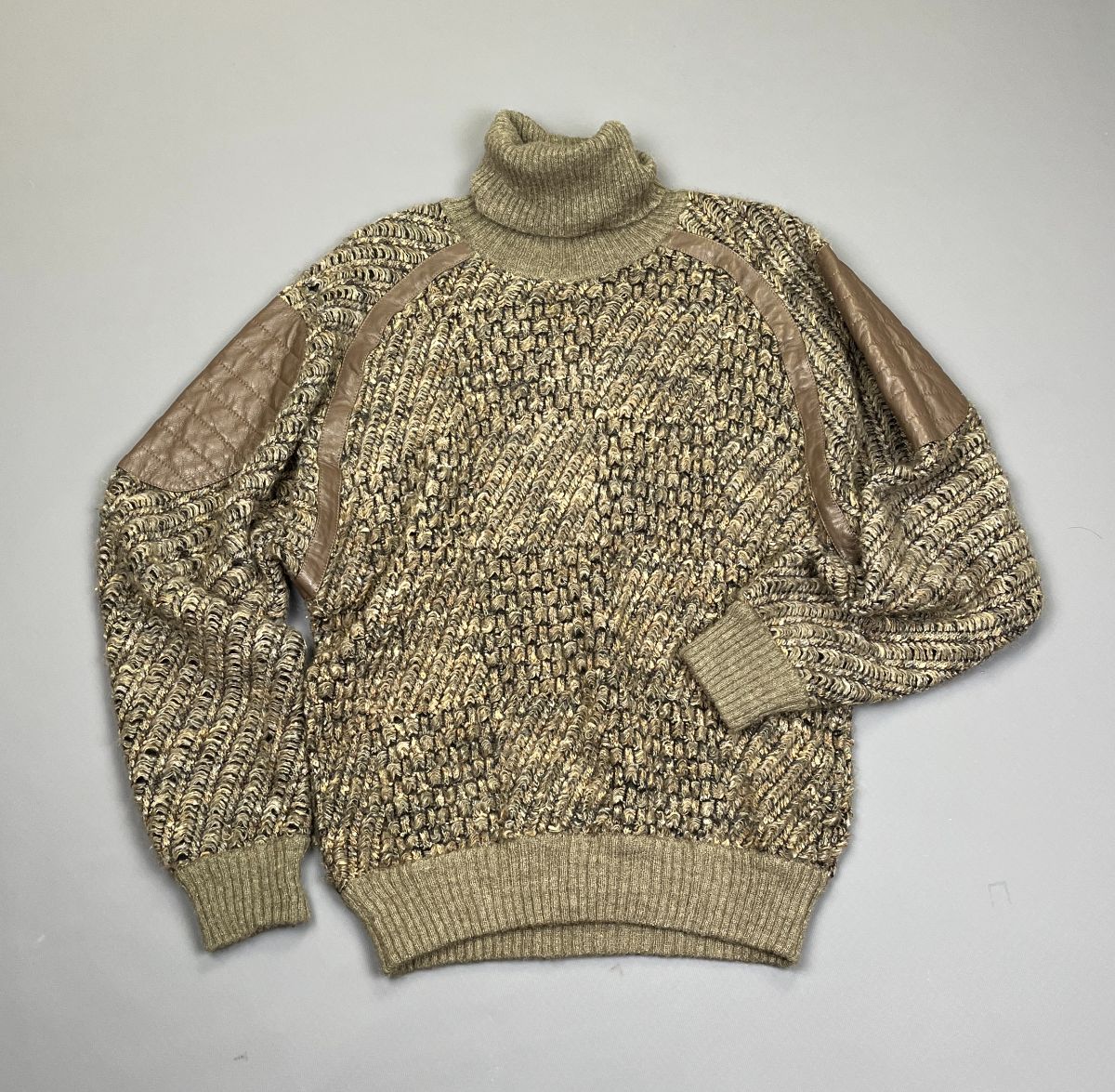 product details: 1990S CHUNKY KNIT TURTLENECK SWEATER LEATHER APPLIQUE photo