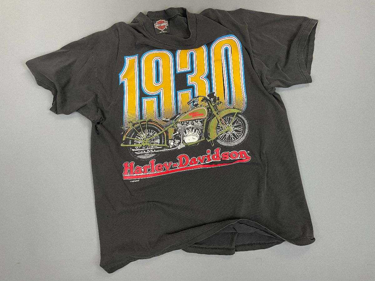 product details: 1930 HARLEY DAVIDSON MOTORCYCLE GRAPHIC T-SHIRT AS-IS photo