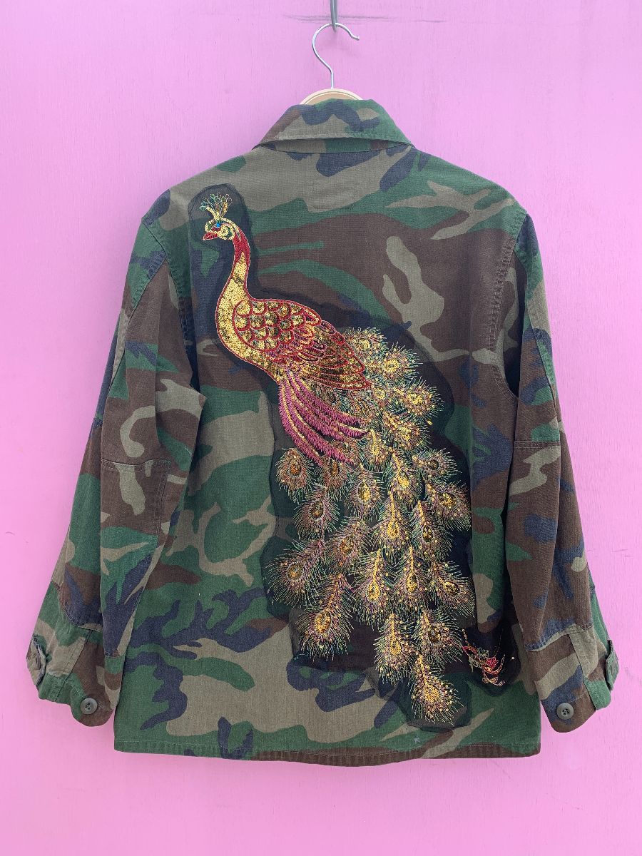 product details: CAMO JACKET SEQUINED PEACOCK BACK DESIGN photo