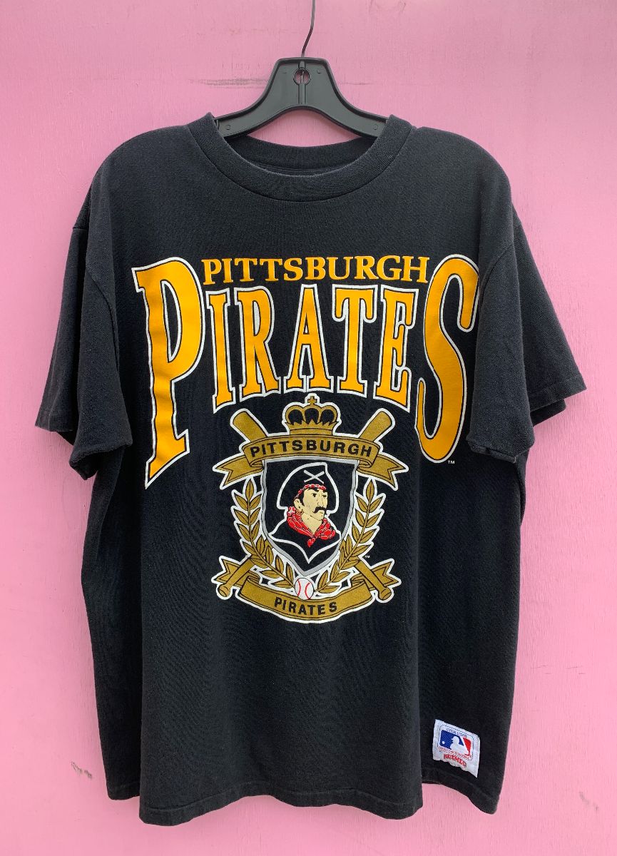 Black Nike MLB Pittsburgh Pirates Essential T-Shirt