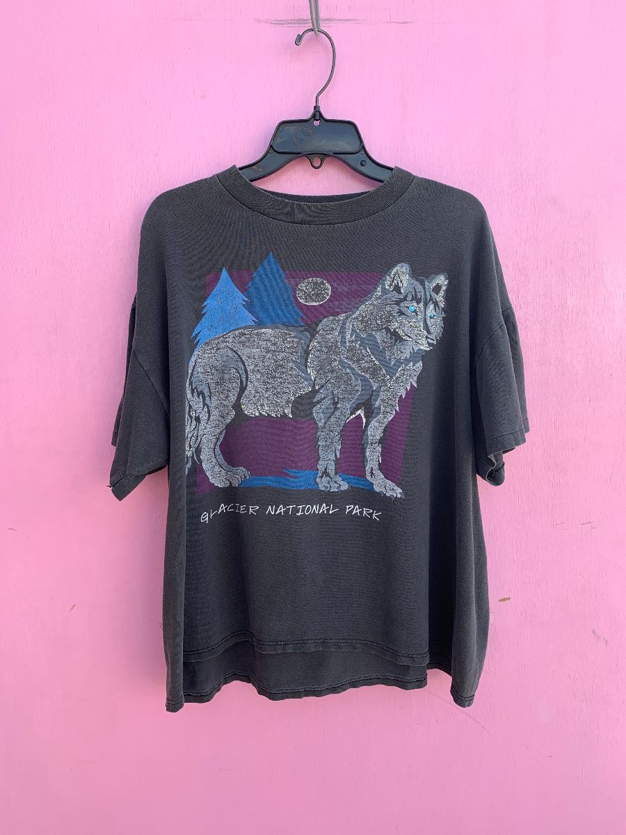 product details: *AS-IS* FADED GLACIER NATIONAL PARK WOLF DESIGN T-SHIRT photo