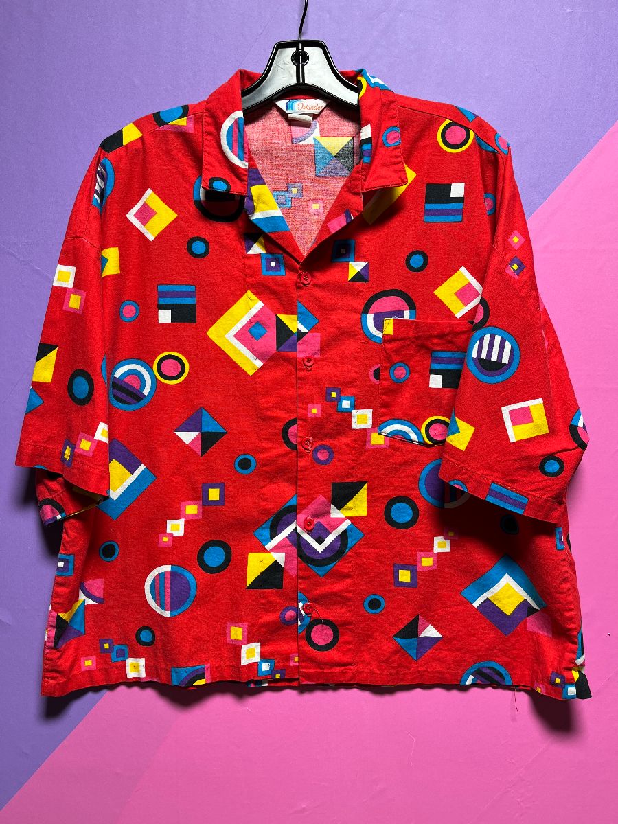 product details: FUN 1980S *ALTERED CROPPED BOXY GEOMETRIC PRINT 100% COTTON SHORT SLEEVE BUTTON DOWN SHIRT photo