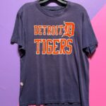 *AS-IS* DETROIT TIGERS LOGO DESIGN FADED SINGLE STITCHED T-SHIRT