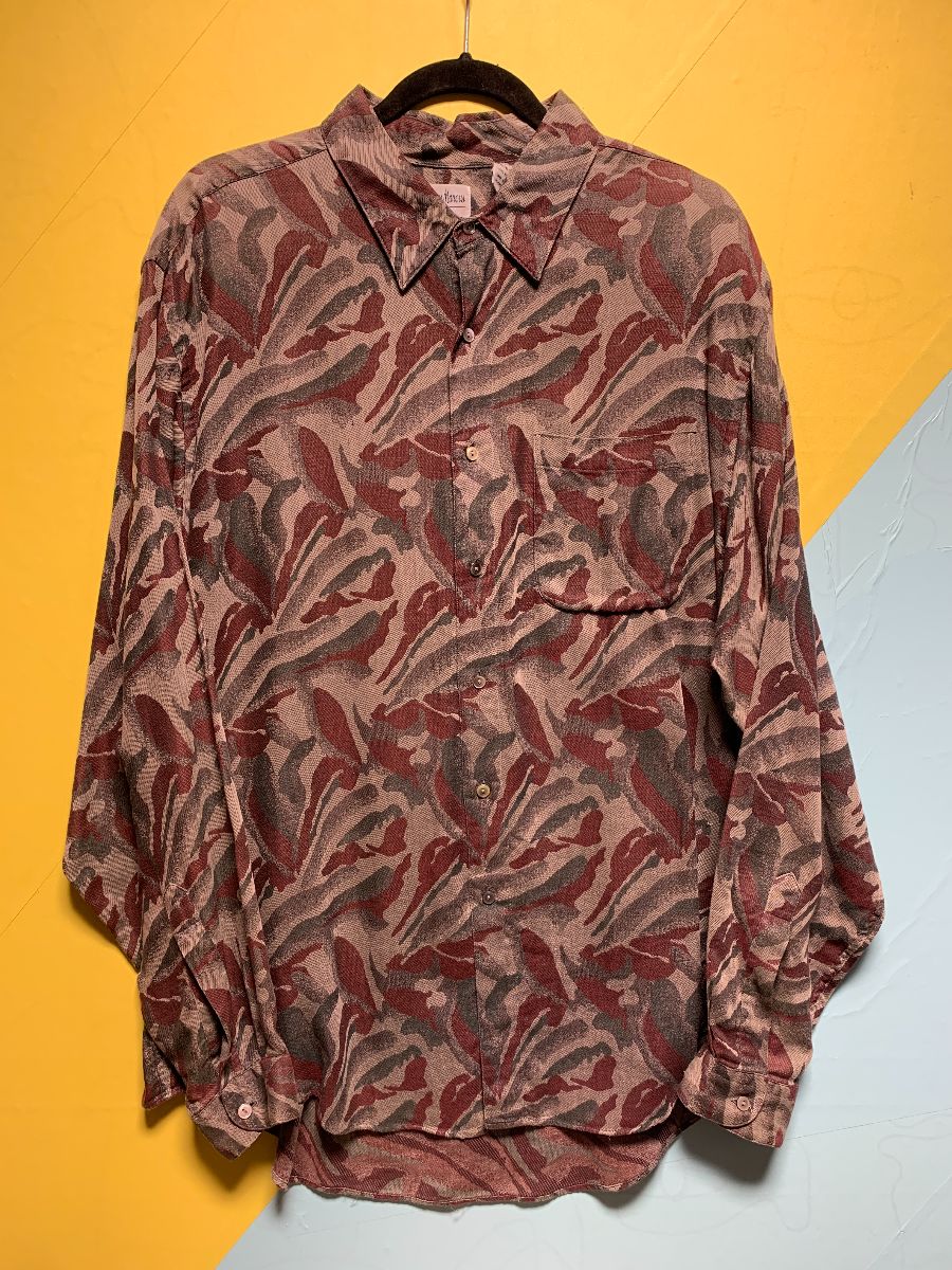 product details: SOFT LONG SLEEVE BUTTON DOWN SHIRT 100% COTTON ALL OVER ABSTRACT PRINT SINGLE POCKET photo