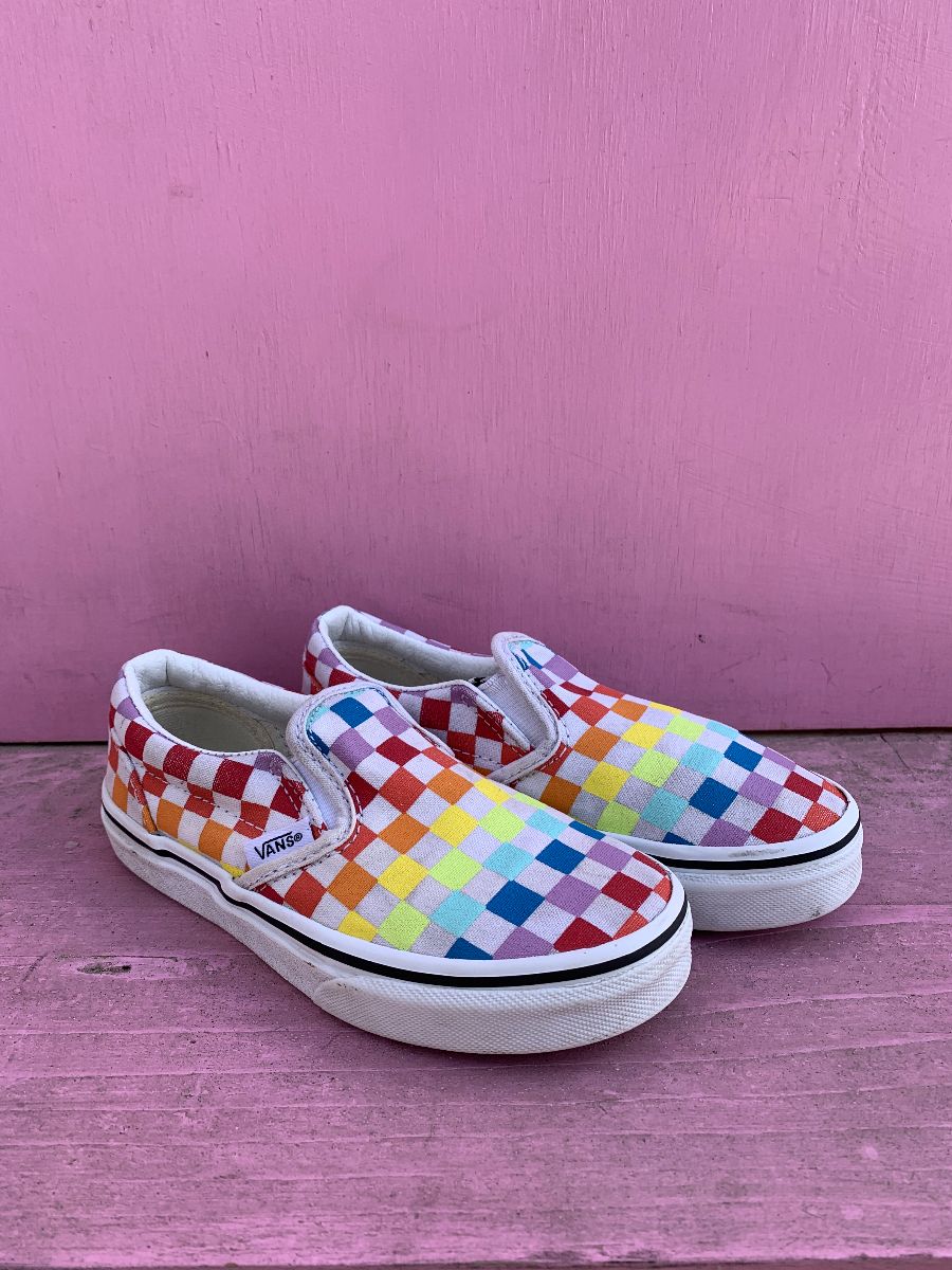 product details: KIDS RAINBOW CHECKERED SLIP ON LOW TOP VANS photo