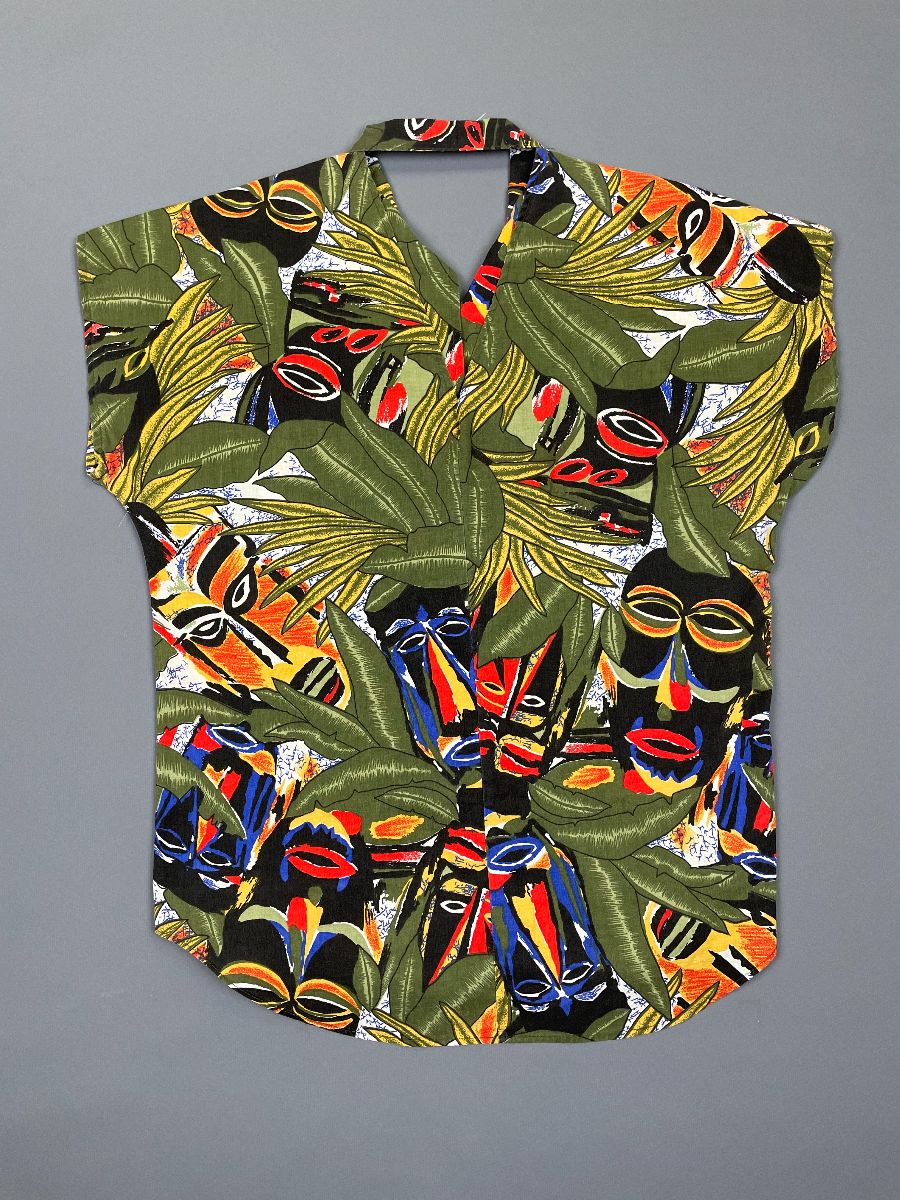 product details: ALLOVER TRIBAL MASK & JUNGLE PRINT SHORT SLEEVE BUTTON DOWN SHIRT CUT OUT BACK photo
