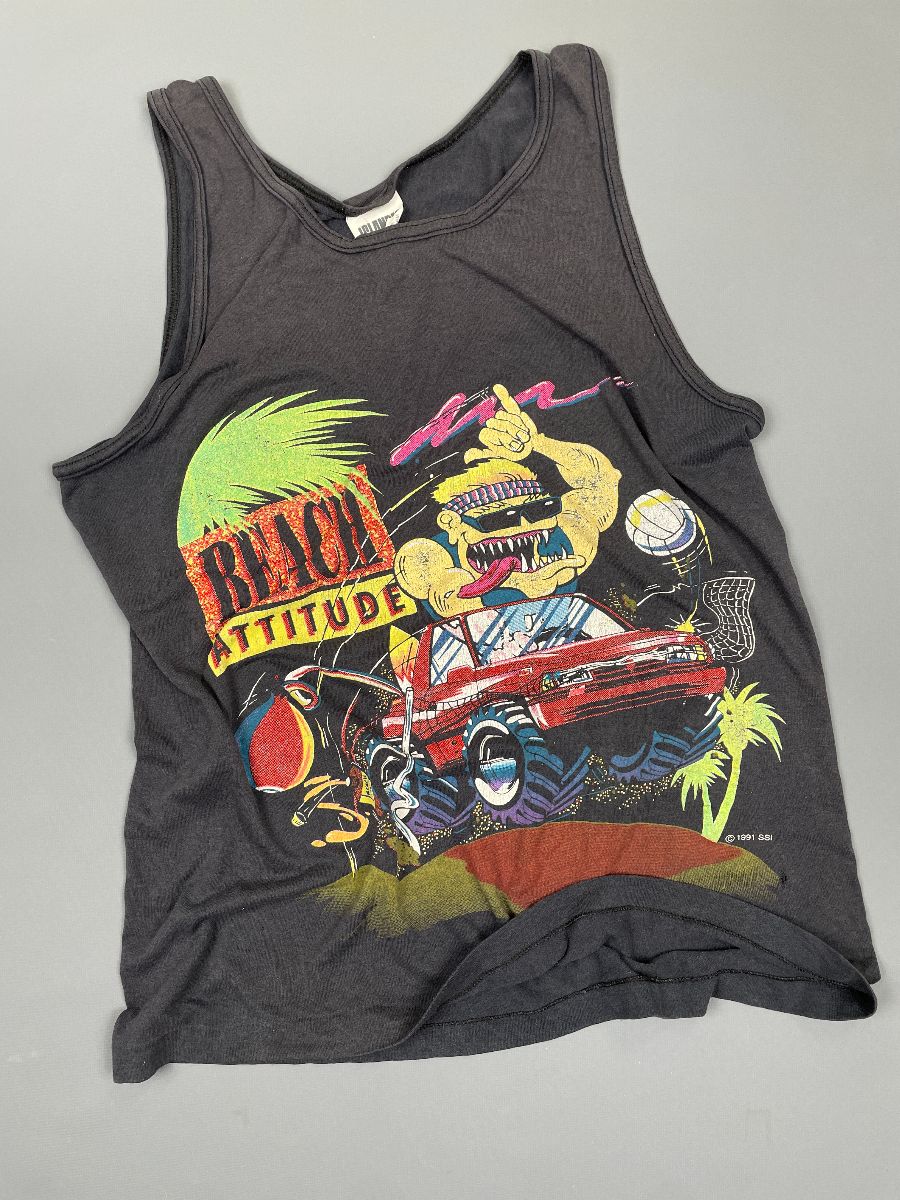 product details: BEACH ATTITUDE 1980S RALLY CAR ILLUSTRATION PAPER THIN TANK TOP photo