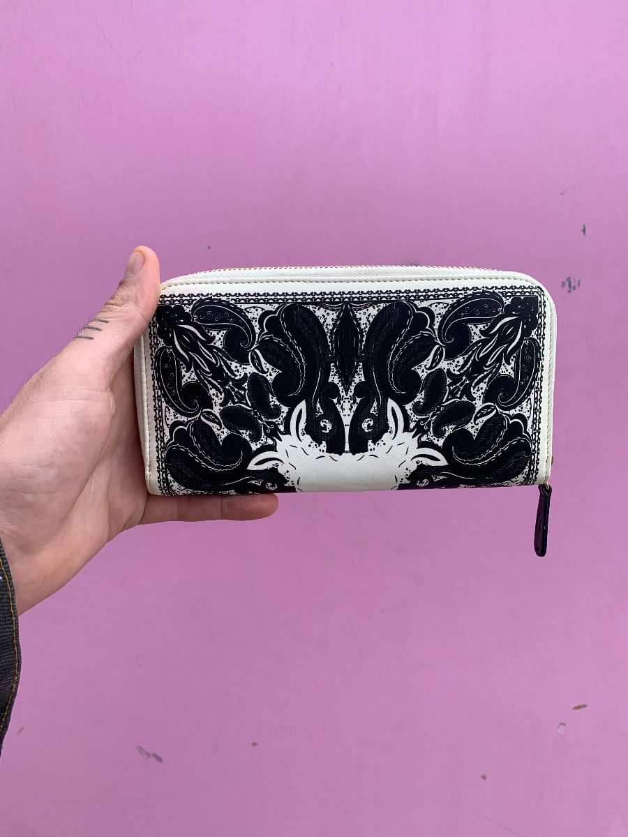 product details: RORSCHACH PAISLEY PRINT MULTI POCKET SOFT LEATHER CLUTCH WALLET photo