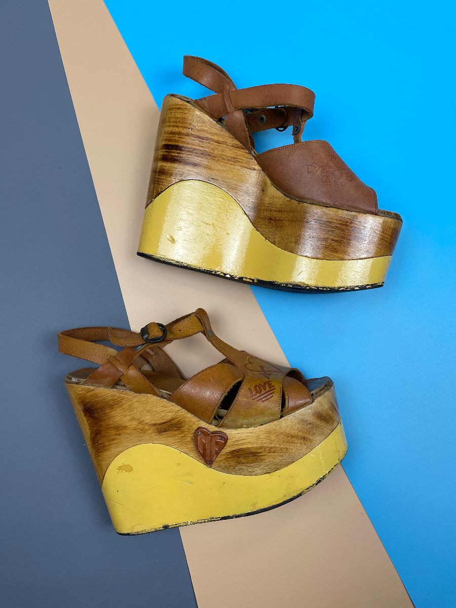 product details: *AS-IS*  RARE! AMAZING STACKED WOOD FLORAL & HEART ENGRAVED LEATHER PLATFORM SANDALS photo