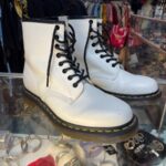 DR MARTEN WHITE LEATHER LACE UP COMBAT BOOTS GUM SOLE