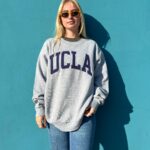 1990S OVERSIZED UCLA EMBROIDERED APPLIQUE PULLOVER SWEATSHIRT