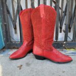 1980S RED SUEDE POINTED TOE SOFT PULL ON COWBOY BOOTS FULLY LINED