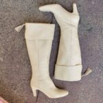 SOFT OFF WHITE LEATHER KNEE LEATHER HEELED BOOTS FULL FULL BACK ZIP UP