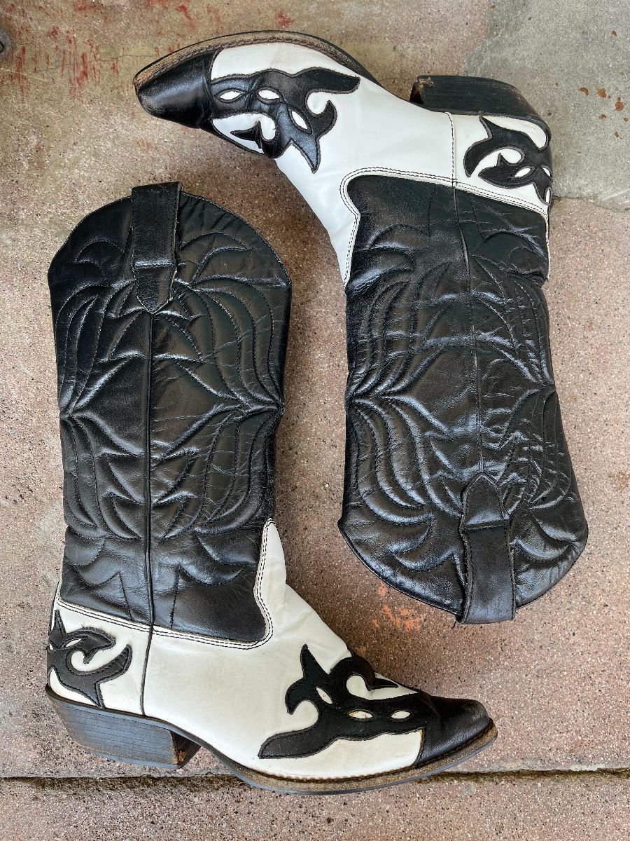 product details: *AS-IS* AMAZING BLACK AND WHITE DESIGN LEATHER COWBOY BOOTS photo