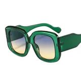 Photo detail:OVERSIZED GREEN RECTANGULAR SUNGLASSES OMBRE LENSE