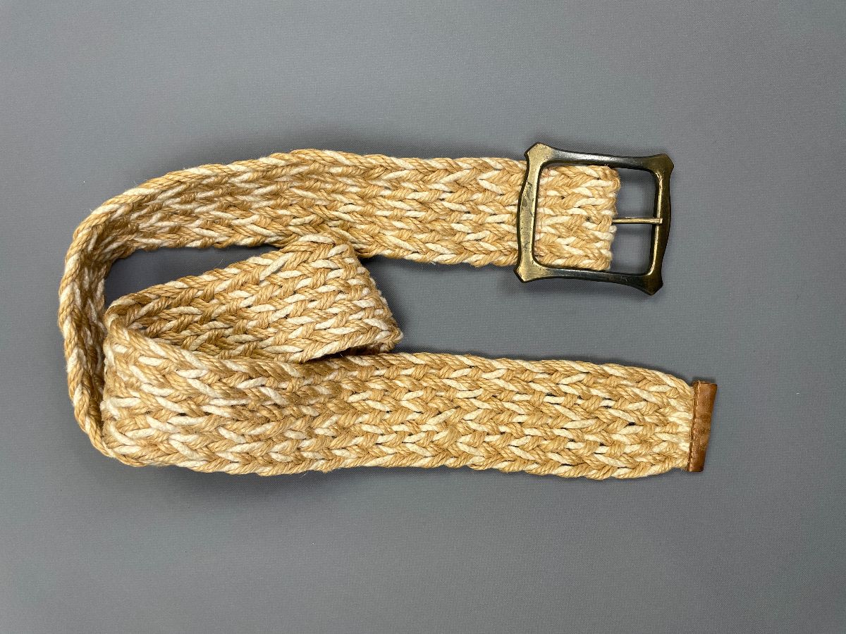 product details: 1970S WIDE WOVEN TWO TONED ROPE BELT HEAVY BRASS BUCKLE LEATHER END TIPS photo