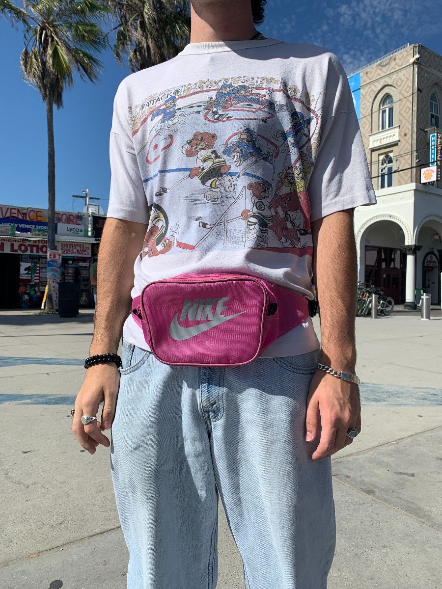 product details: AS-IS 90S NIKE SILK SCREEN LOGO FANNY PACK W/ GRAY TAG photo