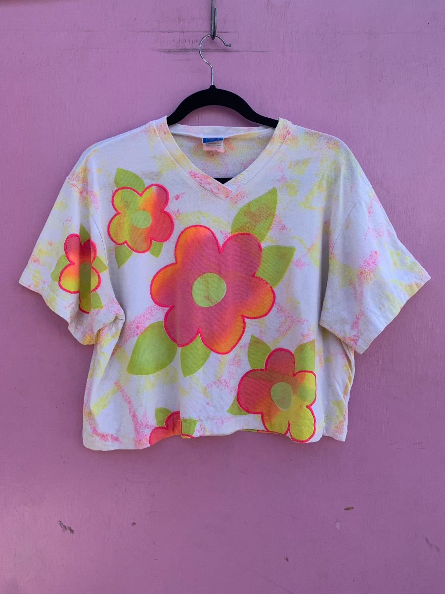 product details: NEON TIE-DYE & PUFFY PAINT FLORAL DESIGN CROPPED V-NECK T-SHIRT photo
