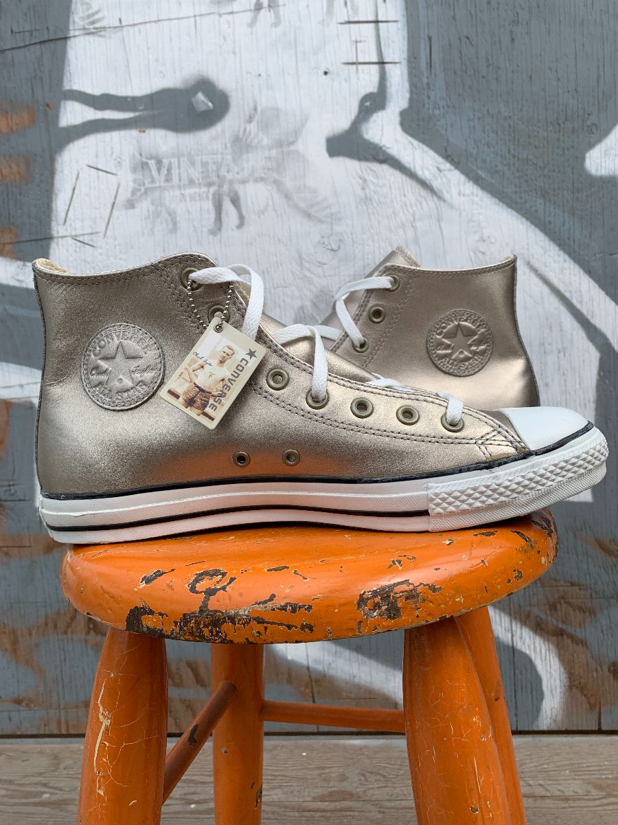product details: GOLD METALLIC CONVERSE CHUCK TAYLOR ALL STAR SNEAKERS photo