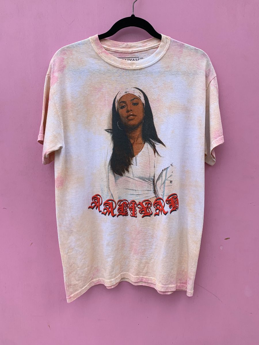 product details: FAINT PASTEL TIE DYED AALIYAH ILLUSTRATION PORTRAIT TSHIRT photo