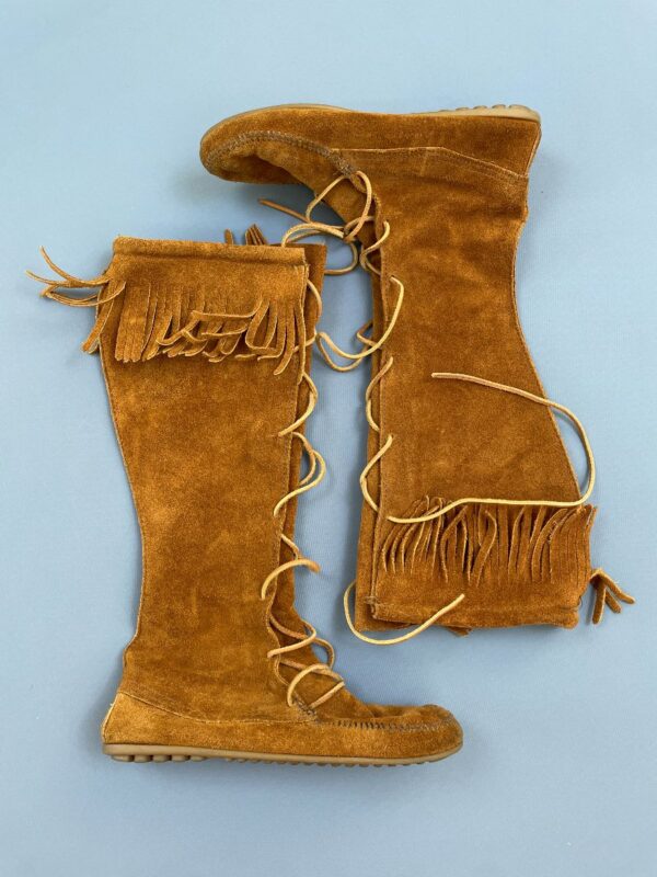 FULL SUEDE LACE UP FRINGED MINNETONKA MOCCASIN BOOTS